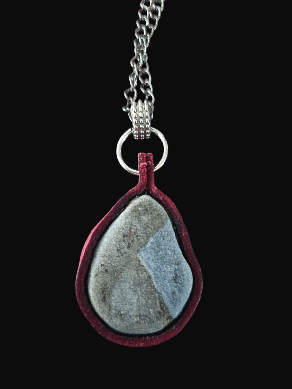 038. Gneiss - 24 grams - Image 2