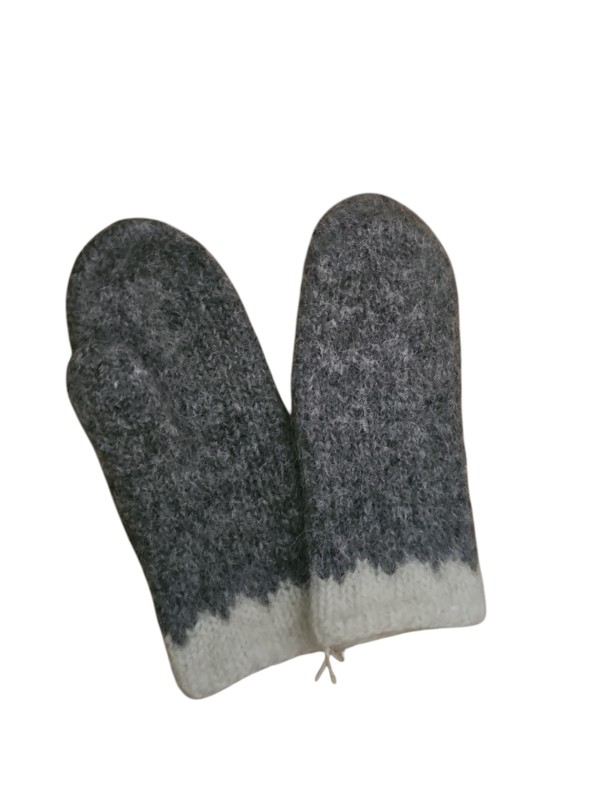Wool mittens no 8